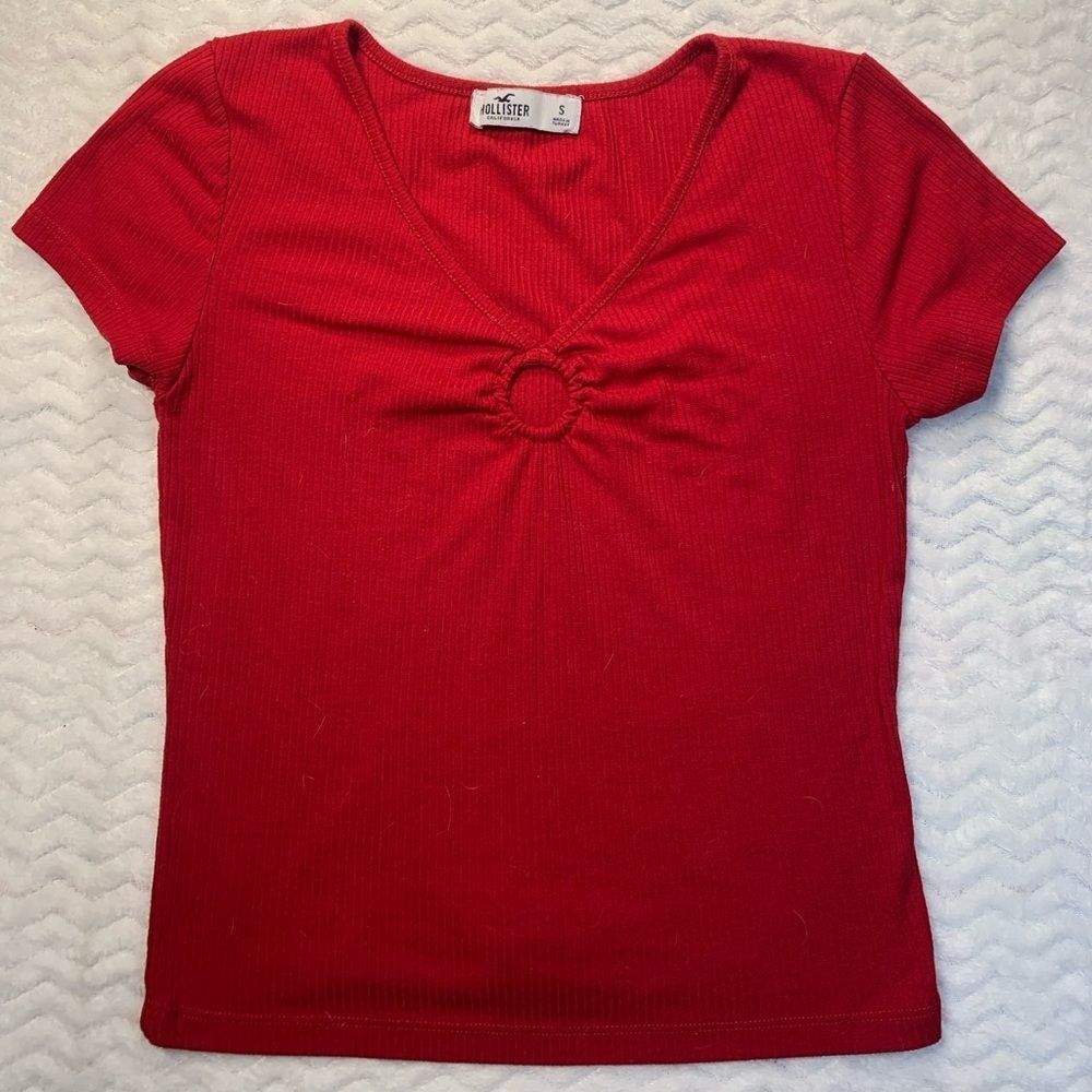 Hollister women’s red v-neck size small